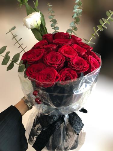باقة الجوري الأحمر