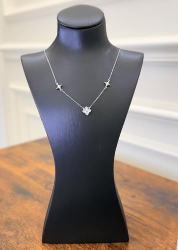 قلادة فان كليف مع الملحقات