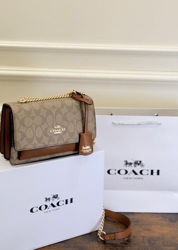 شنطة COACH فخمة مع الملحقات