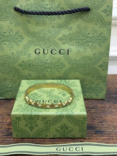 اساور قوتشي مع الملحقات