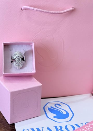خاتم سواروفسكي مع الملحقات