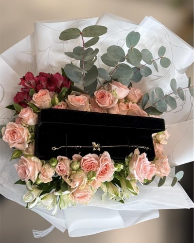 باقة ورد & اساور