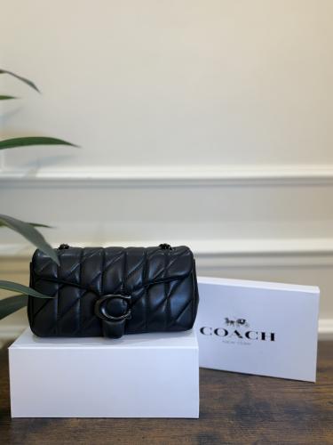 شنطة COACH مع الملحقات