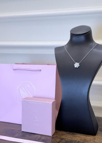 قلادة سواروفسكي مع الملحقات فضي