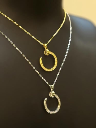 باقة ورد & قلادة