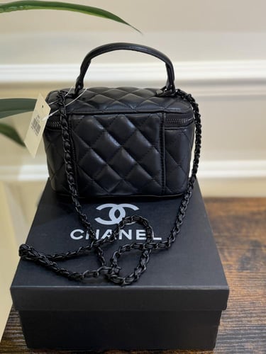 شنطة شانيل مع الملحقات