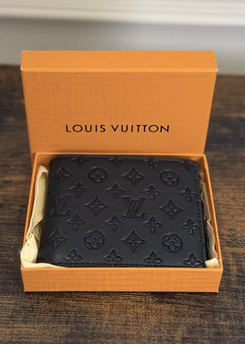 محفظة LV مع الملحقات
