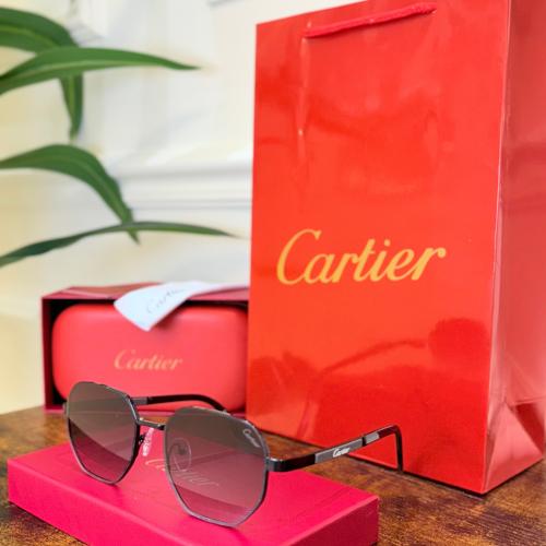 نظارة كارتير مع الملحقات