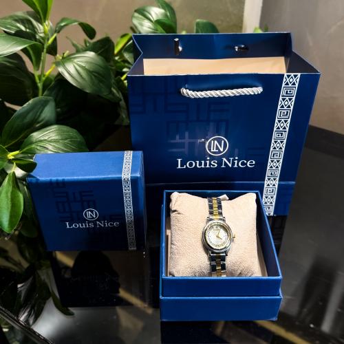 ساعة نسائية مع الملحقات