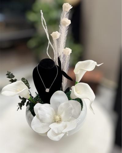 تنسيق فازة فاخر & قلادة سواروفسكي