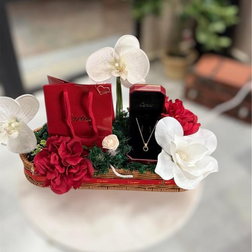 قلادة كارتير & تنسيق فاخر