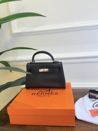 شنطة HERMES مع الملحقات