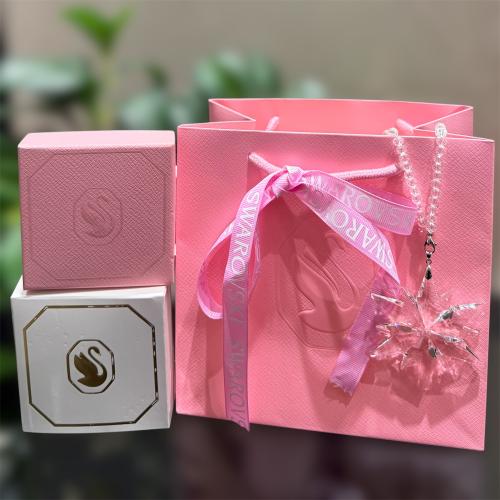 ميدالية سواروفسكي مع الملحقات