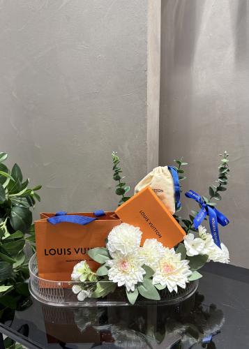 تنسيق فخم وراقي عقد LV