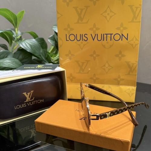 نظارة LV مع الملحقات