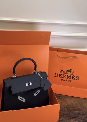 شنطة HERMES فخمة مع الملحقات