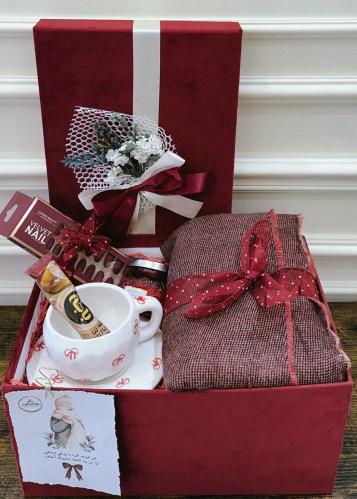 بوكس الشتاء الأحمر