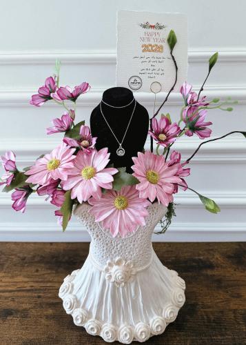 فازة فخمة & قلادة سواروفسكي