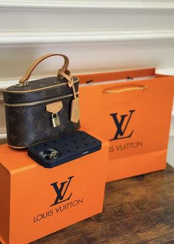 شنطة LV فخمة مع الملحقات