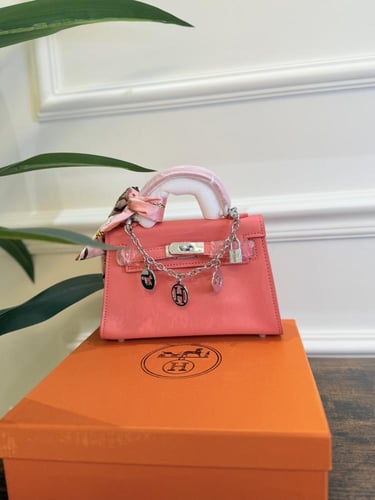 شنطة HERMES مع الملحقات