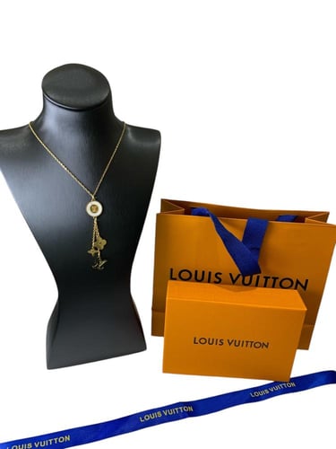 سلسال LV & تنسيق الورد