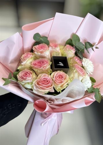 باقة ورد & خاتم مارلي