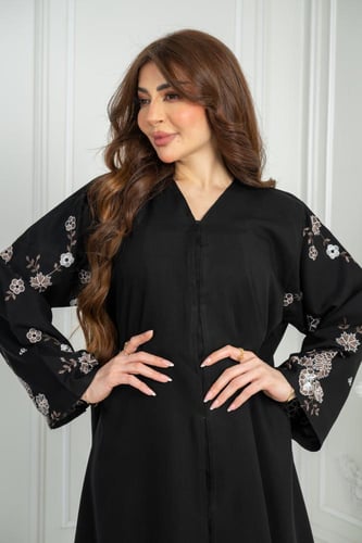 عباية الشامل عباية عملية باكمام مطرزه بتشجيره مميز...