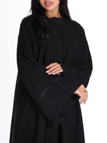 عباية لفّة سادة — أناقة بلا تعقيد