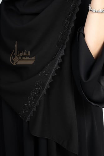 طرحه مثلثات مطرز فصوص اسود