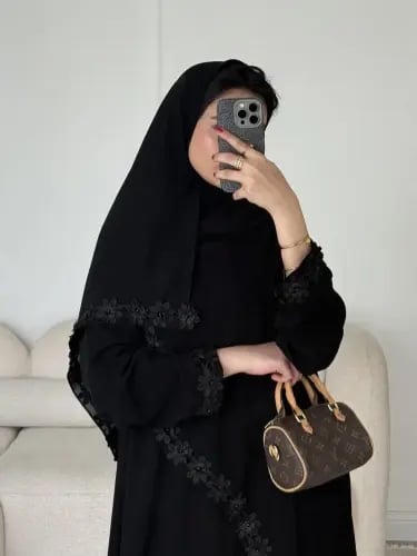 عباية الورد كلوش