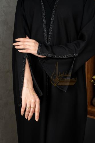 عبايه راقيه بتدخيله كلفه مميزه وراقيه على كامل الع...