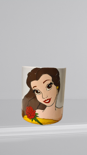 كوب أبيض (شخصية الجميلة والوحش)