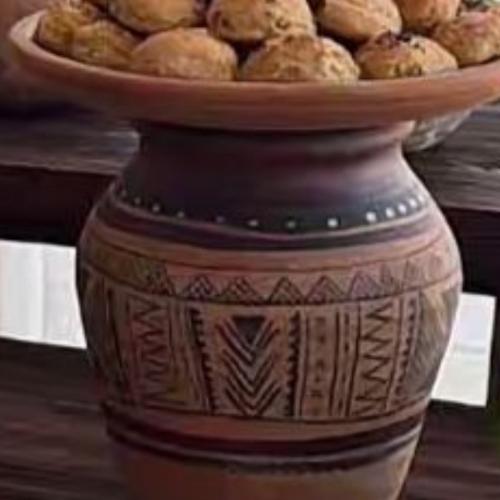 صحن فخار بقاعده منقوشه