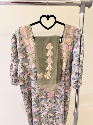 لمسة حرير مع طرحة