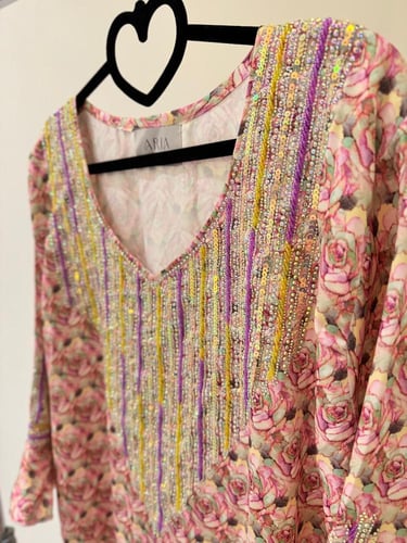 حرير مُطرز بالشك باليد