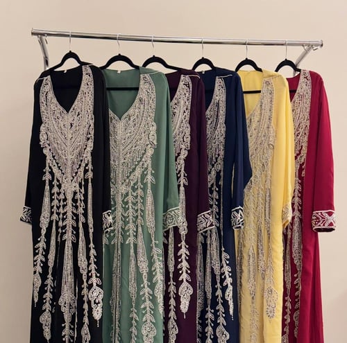 هدية بداخلها قطعة مفصلة