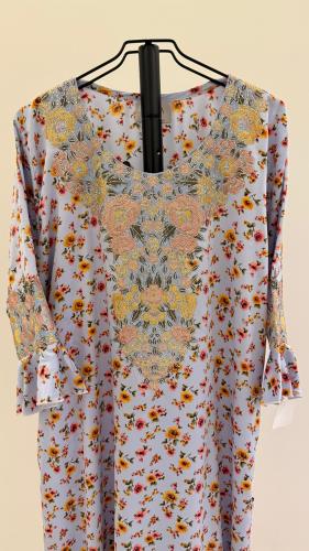 حرير الورد مع طرحه