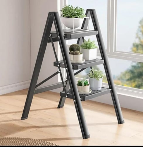 سلم ثلاثة دور