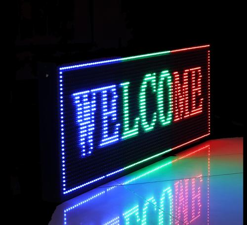 لوحة إعلانية 100سم*36سم تحكم بالجوال