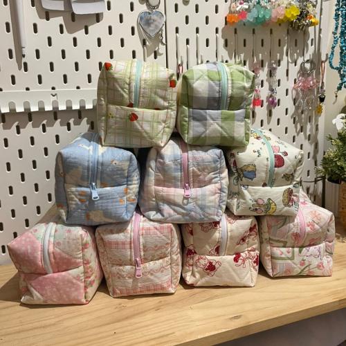 شنطة مكياج قماشية