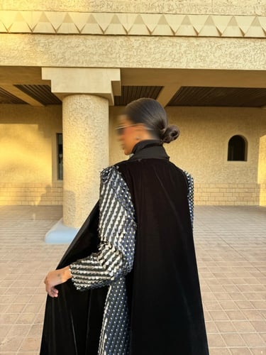 #28 ( توفرت بقماش مشابه الفرق جدا بسيط )