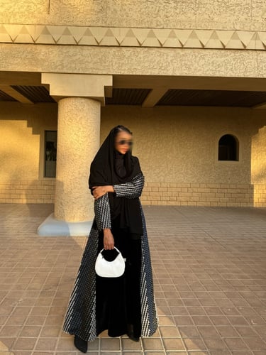 #28 ( توفرت بقماش مشابه الفرق جدا بسيط )