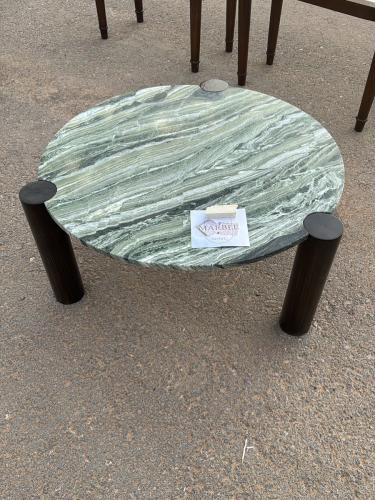 طاوله رخام بقواعد خشب