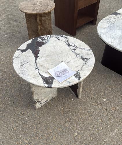 طاوله جانبيه