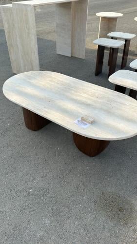 طاوله سطح رخام بقواعد خشب