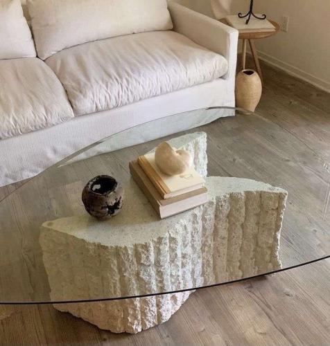 طاوله حجر طبيعي بسطح زجاج