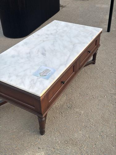 طاوله كلاسيكي