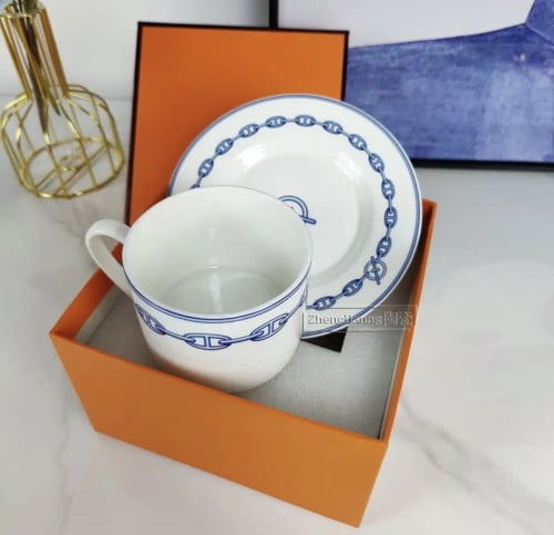 كوب هيرمز مع صحن