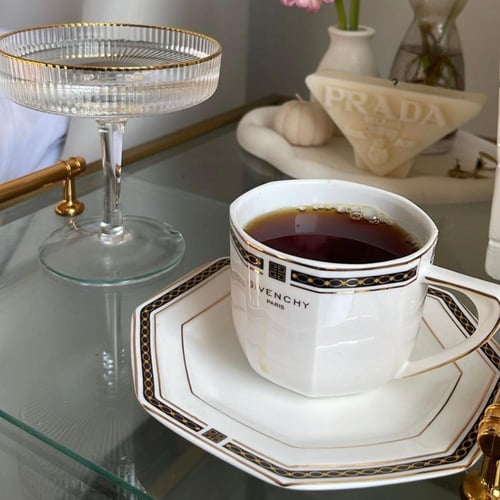 كوب جيفنشي مع صحن