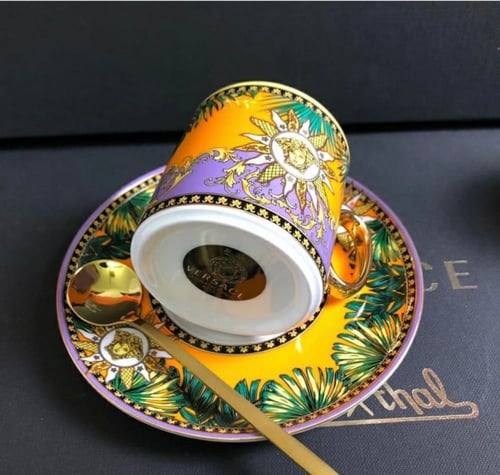 كوب فرزاتشي بشعار الماركه مع صحن